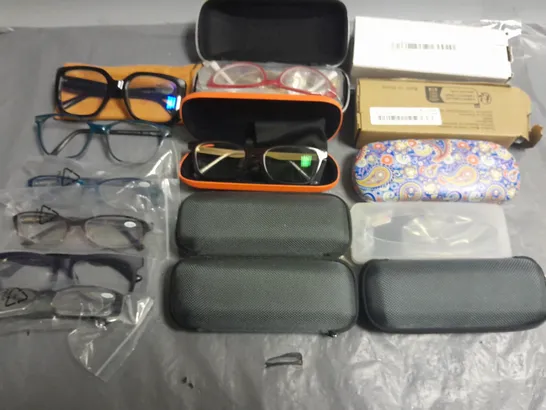 LOT OF APPROXIMATELY 25 ASSORTED PAIRS OF GLASSES TO INCLUDE MIU MIU, GD COLLECTION AND FASHION GLASSES