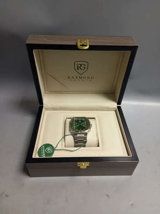 BOXED RAYMOND GAUDIN MENS CHRONOGRAPH WATCH WITH STAINLESS STRAP AND GREEN WATCH FACE