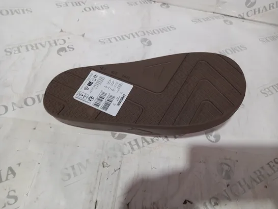 GYM SHARK REST DAY SLIDES BROWN SIZE 7