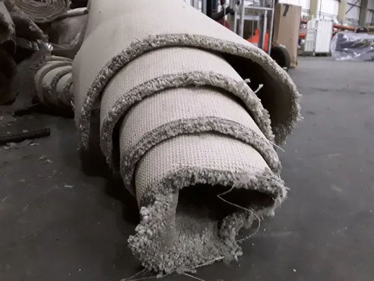 ROLL OF QUALITY LIGHT GREY CARPET