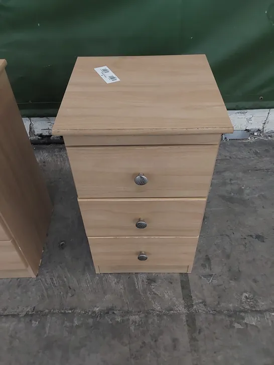 SET OF 2 BEDSIDE TABLES 