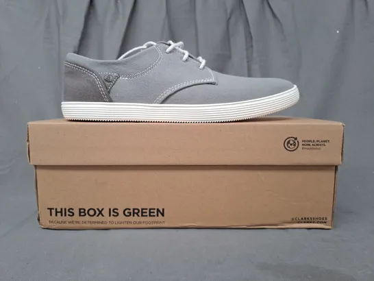 BOXED PAIR OF CLARKS SHARKFORD WALK SHOES IN GREY UK SIZE 11