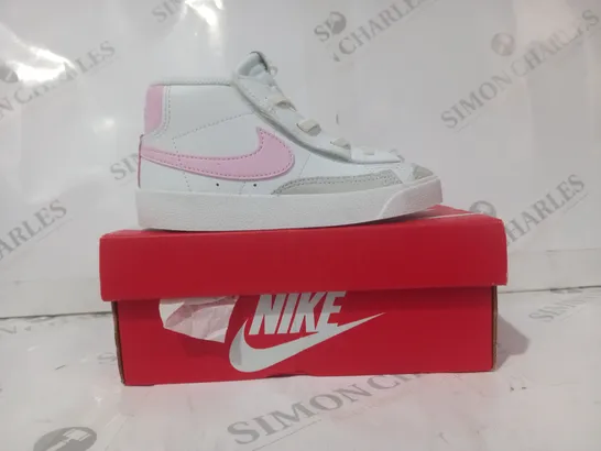 BOXED PAIR OF NIKE BLAZER MID '77 KIDS SHOES IN WHITE/PINK UK SIZE 9.5