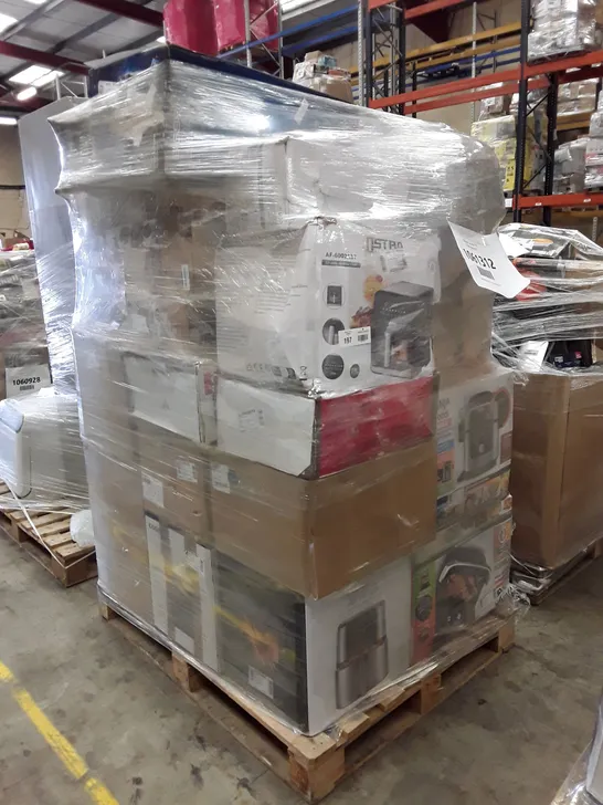 PALLET OF APPROXIMATELY 31 UNPROCESSED RAW RETURN HOUSEHOLD AND ELECTRICAL GOODS TO INCLUDE;