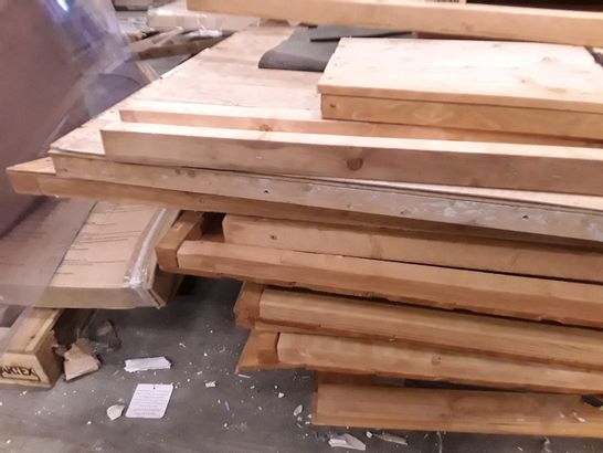 PALLET OF APPROXIMATELY 10 ASSORTED DESIGNER WOODEN PANELS SIZE UNSPECIFIED 