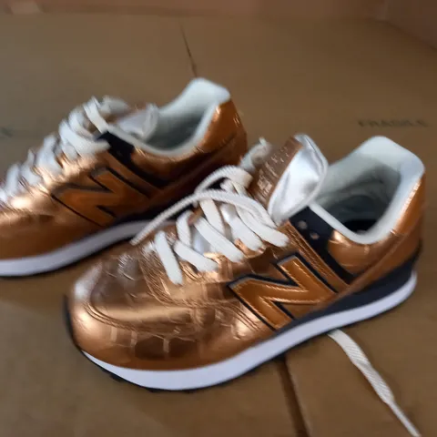 NEW BALANCE GOLD TRAINERS - UK 3