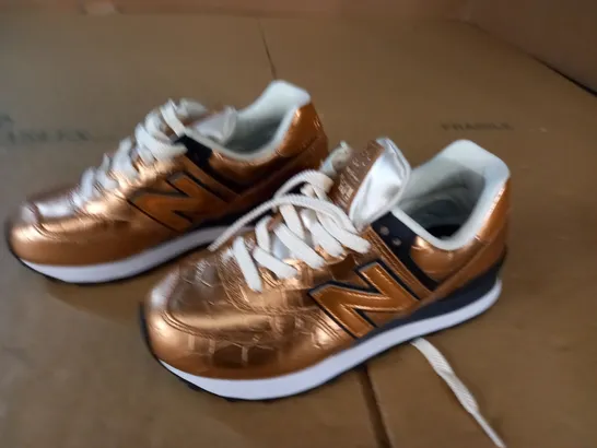 NEW BALANCE GOLD TRAINERS - UK 3