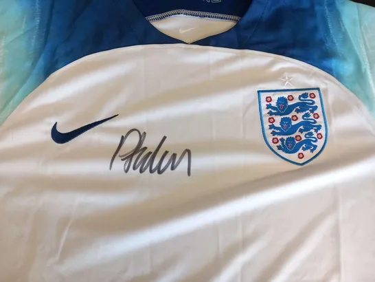 ENGLAND FOOTBALL TEAM NIKE HOME JERSERY SIGNED BY PHIL FODEN