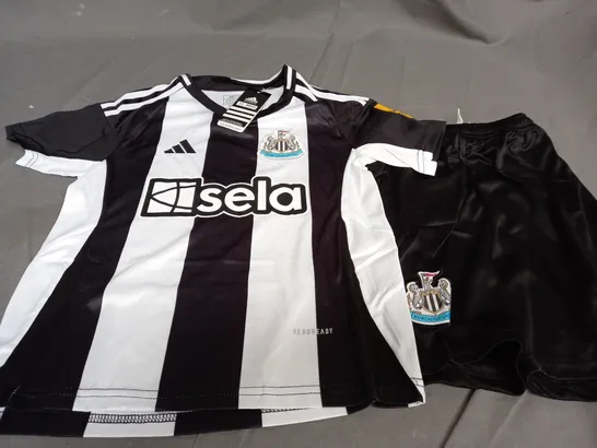 ADIDAS NEWCASTLE FOOTBALL SHIRT WITH SHORT - UK 22 KIDS