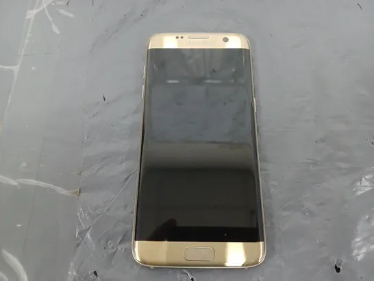 SAMSUNG GALAXY S7 EDGE SMARTPHONE IN GOLD