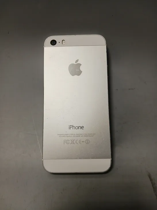 APPLE IPHONE 5S IN SILVER 