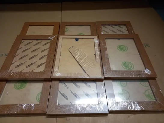 LOT OF 9 WOODEN PICTURE FRAMES - 25X20CM