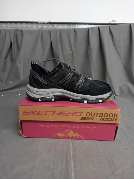 BOXED PAIR OF SKECHERS TREGO WATERPROOF HIKING BOOTS IN BLACK - SIZE 6