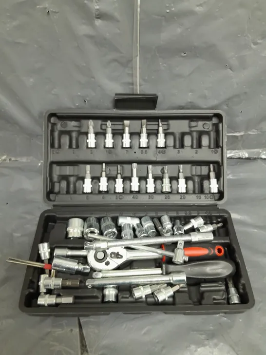 BOXED 46 PCS SOCKET WRENCH SET 