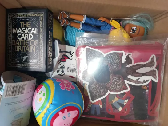 BOX OF APPROXIMATELY 10 ASSORTED TOYS AND GAMES TO INCLUDE BUZZ IGHTYEAR FIGURE, THE AMAZING CRYSTAL GARDEN GROW YOUR OWN CRYSTALS, MINI PUZZLE CUBES, ETC