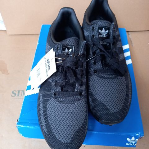 PAIR ADIDAS-STYLE L.A. STUDDED TRAINERS UK SIZE 6.5