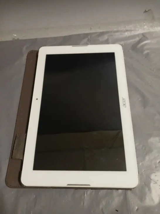 ACER ICONIA ONE 10 TABLET MODEL: A5008 IN WHITE