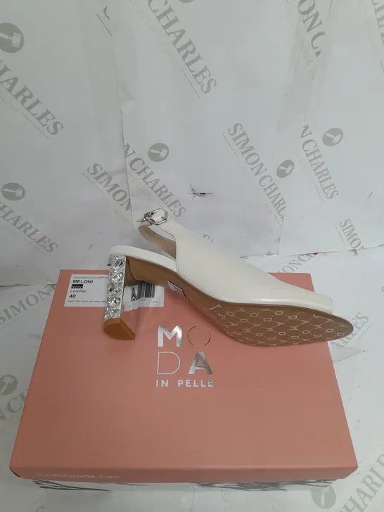 BOXED PAIR OF MODA IN PELLE MELONI IVORY LEATHER SIZE 40 