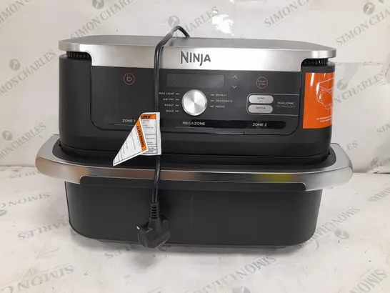 BOXED NINJA 10.4L FOODI FLEXDRAWER DUAL AIR FRYER IN BLACK AF500UK