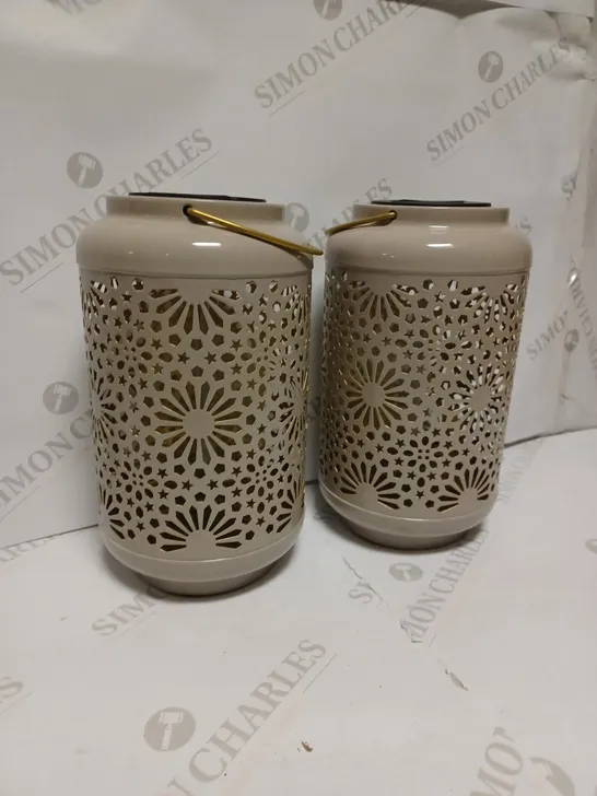 GARDEN REFLECTIONS SET OF 2 PATTERNED SOLAR LANTERNS, FLOWER