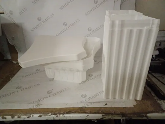 LOT OF 2 PLASTIC PODIUMS 