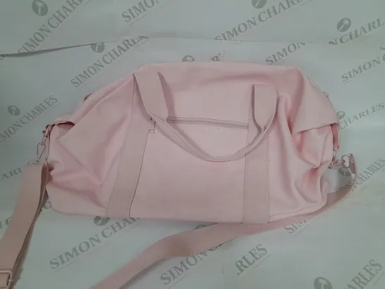 TYPO HOLDALL DUFFLE IN PINK 