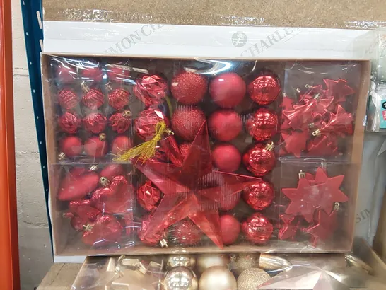 LOT OF APPROXIMATELY 8X 60PCS BRAND NEW BAUBLES SETS, 3X 6PCS BRAND NEW WINNIE THE POOH BAUBLES (3 ITEMS)