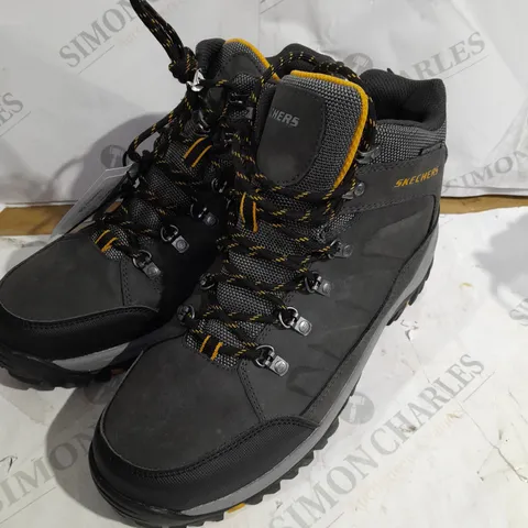 SKECHERS HIKING BOOTS SIZE 9