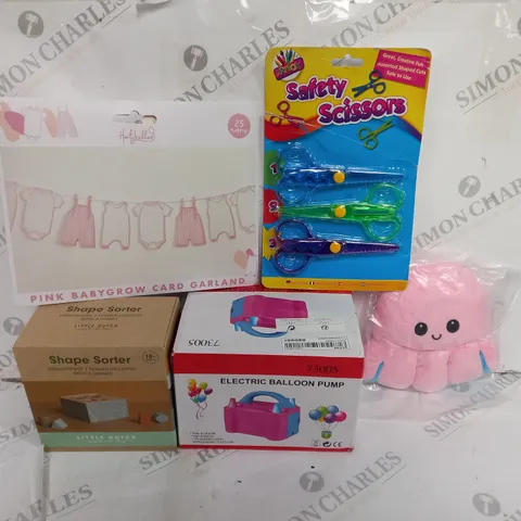 BOX OF APPROX 20 ASSORTED TOYS TO INCLUDE - SAFETY SCISSORS - ELECTRIC BALLON PUMP - SHAPE SORTER ECT 