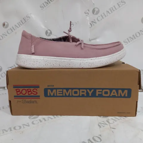 BOXED PAIR OF BOB'S BY SKETCHERS TEXTILE TRAINERS IN MAUVE WITH WHITE SPECKLED SOLE SIZE7