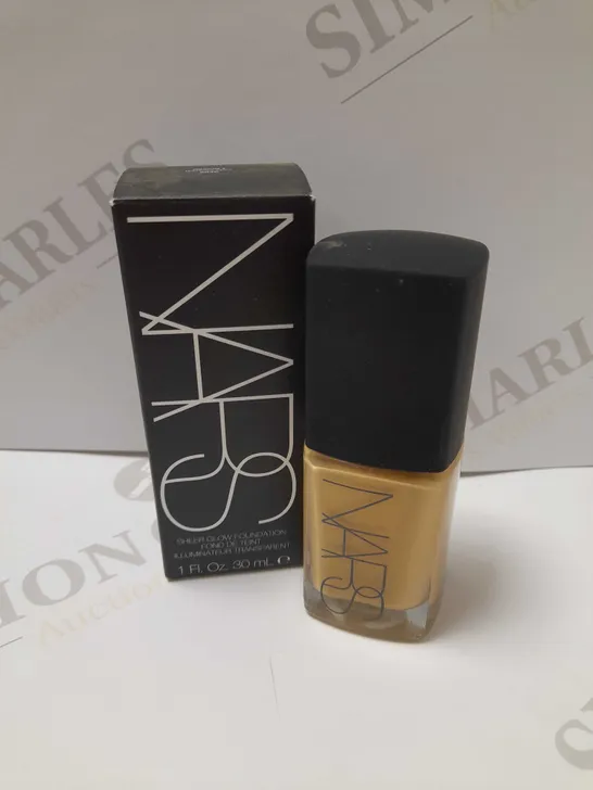 NARS SHEER GLOW FOUNDATION 30ML - MEDIUM 4 BARCELONA 