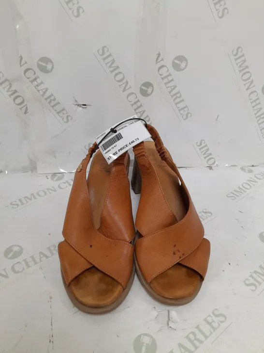 UNBOXED PAIR OF MODA IN PELLE LASSANDRA SANDALS IN TAN SIZE 7