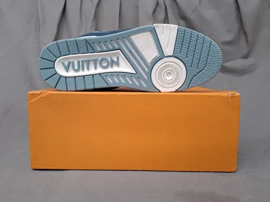 BOXED PAIR OF LOUIS VUITTON SHOES IN BLUE/WHITE SIZE 9