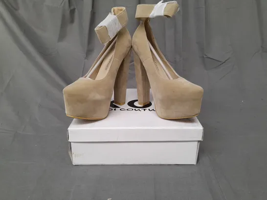 BOXED PAIR OF KOI COUTURE PLATFORM POINTED TOE HIGH HEEL FAUX SUEDE SHOES IN BEIGE SIZE 4