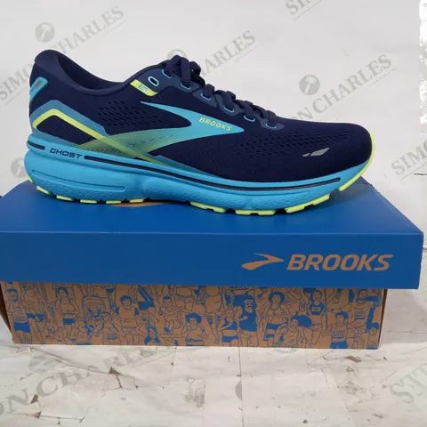 BOXED PAIR OF BROOKS GHOST SHOES IN NAVY/BLUE/LIME UK SIZE 8