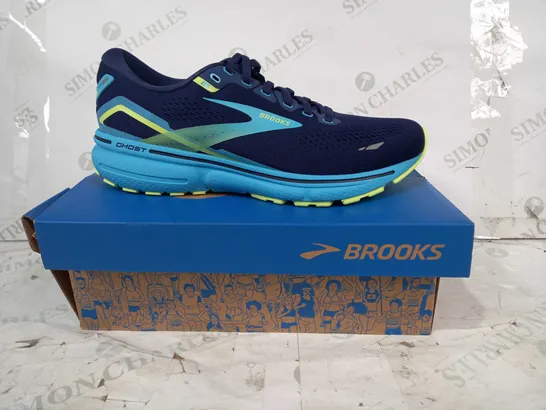 BOXED PAIR OF BROOKS GHOST SHOES IN NAVY/BLUE/LIME UK SIZE 8