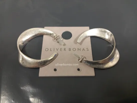 OLIVER BONAS MARIA BRUSHED SILVER TWIST EARRINGS