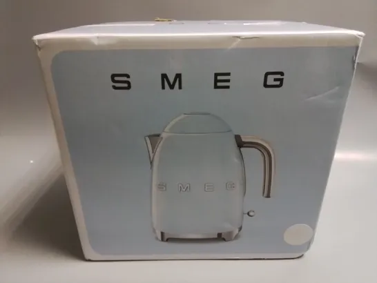 BOXED SMEG KETTLE - WHITE RRP £129.99