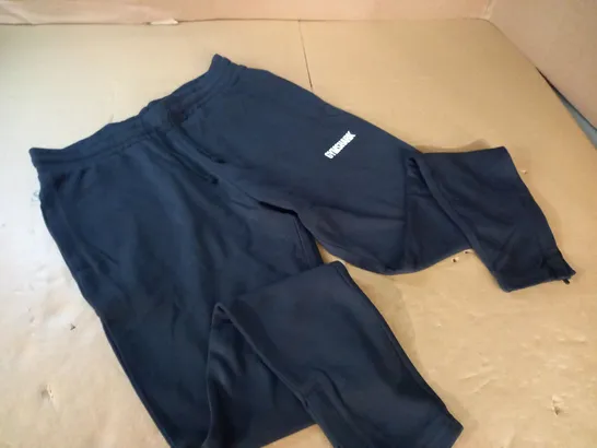 GYMSHARK BLACK JOGGERS - M