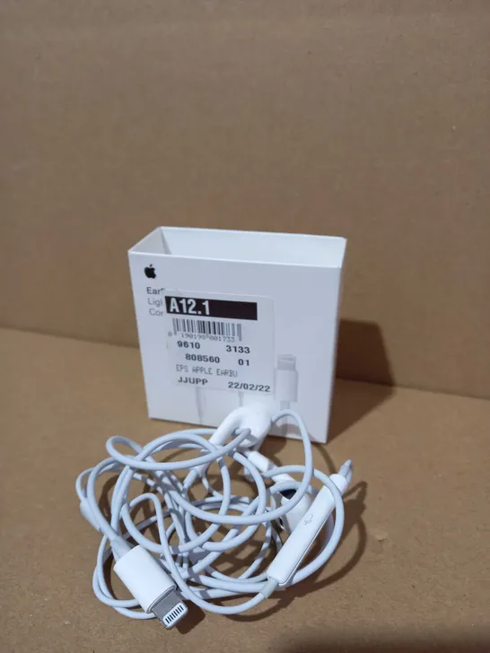 APPLE EARPODS WITH LIGHTENING CONNECTOR 