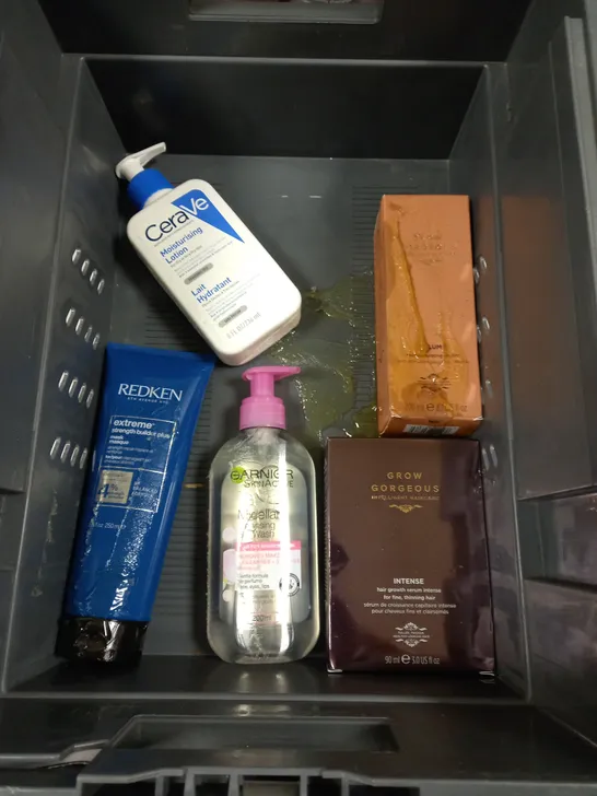 ASSORTMENT OF HAIRCARE AND SKINCARE ITEMS APPROX. 20 