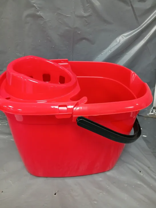 UNBRANDED BUCKET & WRINGER IN RED