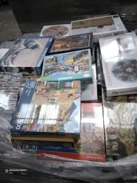 ASSORTED PALLET OF BOARD GAMES AND JIGSAW PUZZLES