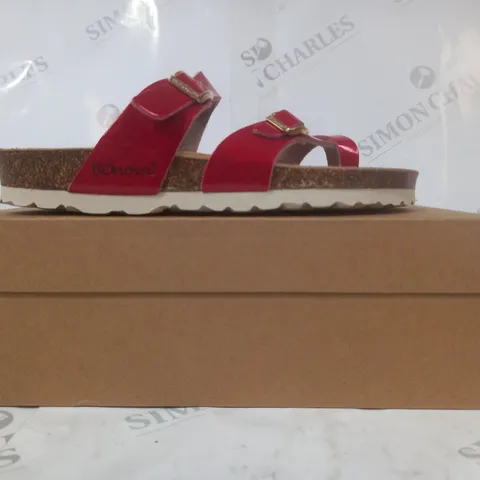 BOXED PAIR OF BONOVA SANDALS IN RED SIZE 6