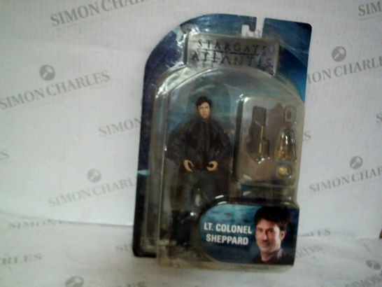 STARGATE OF ATLANTIS - LT COLONEL SHEPHARD COLLECTIVE TOY FIGURE (AGE 3+)