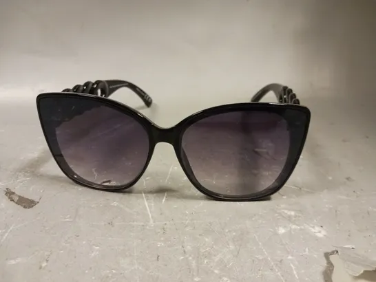 RIVER ISLAND ARM CATEYE SUNGLASSES 