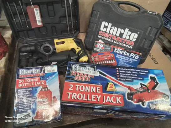 BOX OF MIXED TOOLS TO INCLUDE: SDS IMPACT HAMMER DRILL, 18V NAILER/STAPLER, 2 TONNE TROLLEY JACK, 20 TONNE BOTTLE JACK ETC.