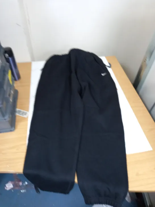 MENS BLACK NIKE PANTS SIZE LARGE