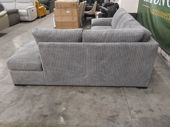 DESIGNER CORNER SOFA UPHOLSTERED IN GREY FABRIC 