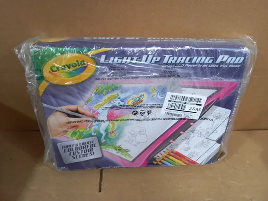 CRAYOLA LIGHT UP TRACING PAD ASSORTMENT  RRP £26.99